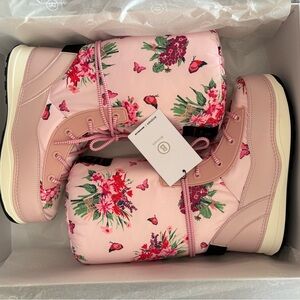 Bogner x LoveShackFancy La Plagne snow boots in a rose floral print. 7 $550